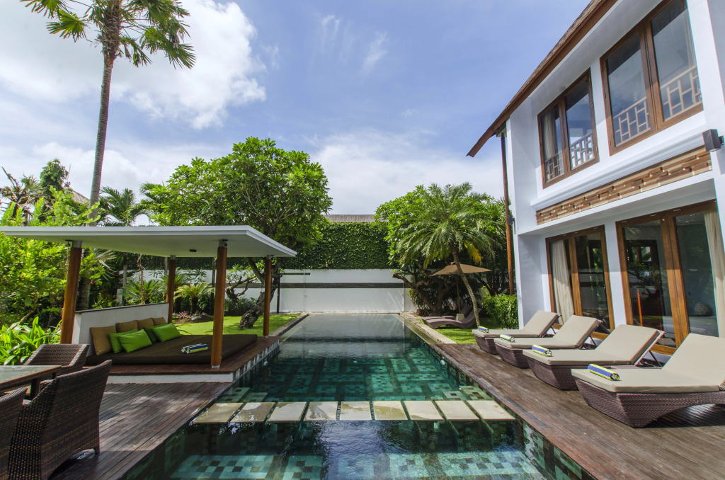 Wonderful 4BR villa 50 meters to the beach Canggu