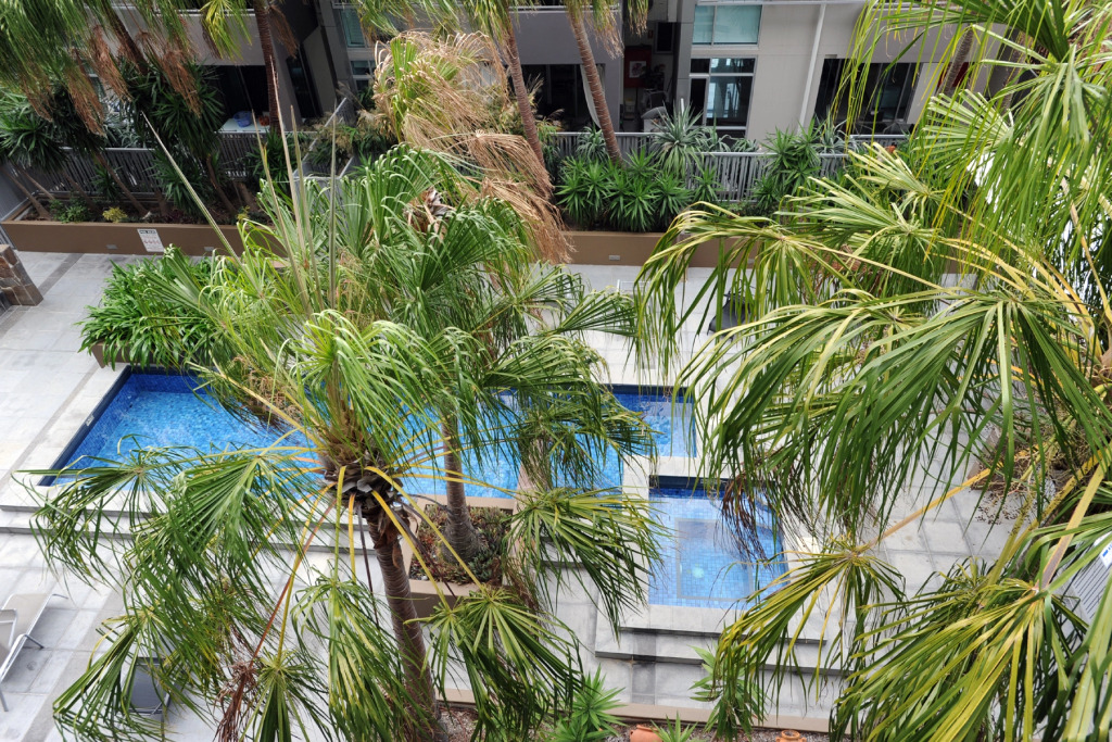 Апартаменты Surfers Paradise Three Bedroom With Pool and Spa Access