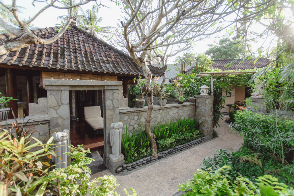 Kishi-Kishi ArtVilla for big company by ArthouseBali
