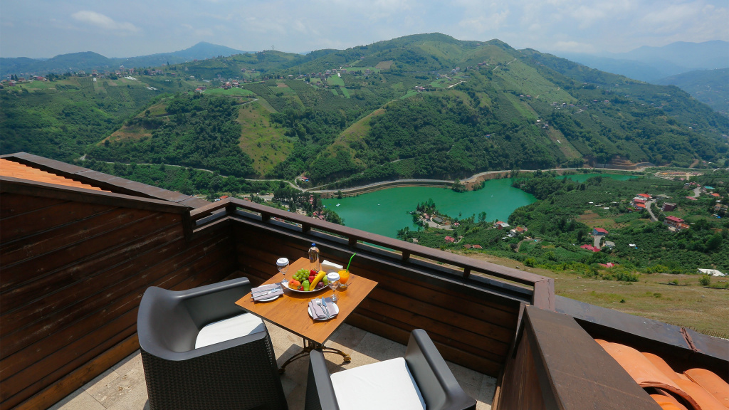 Курортный отель Sera Lake Resort