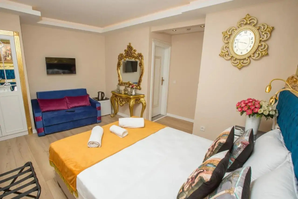 Atlantis Royal Hotel