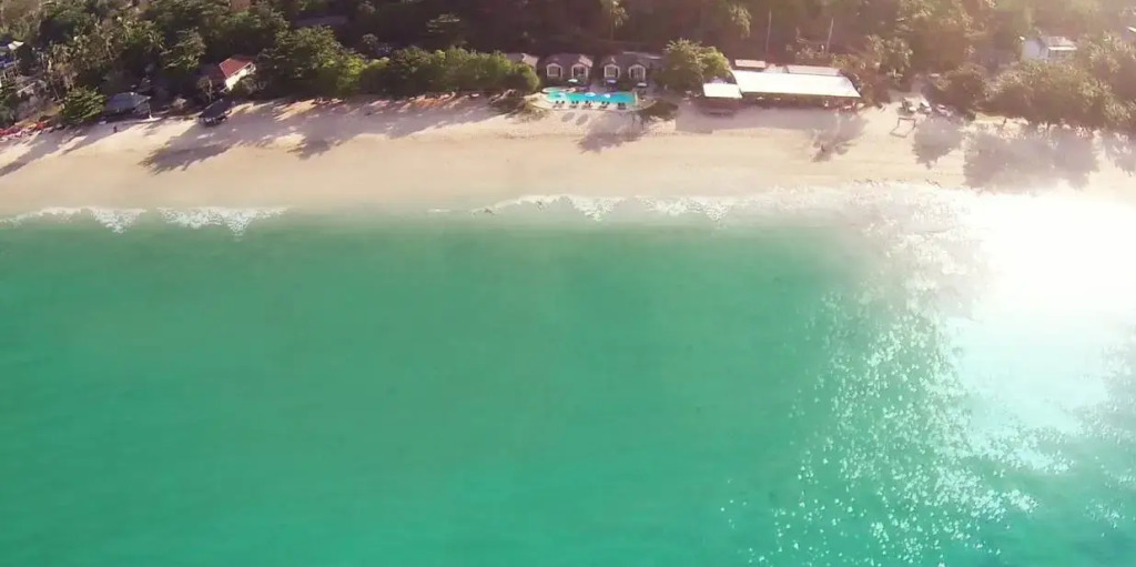Курортный отель Amantra Resort & Spa