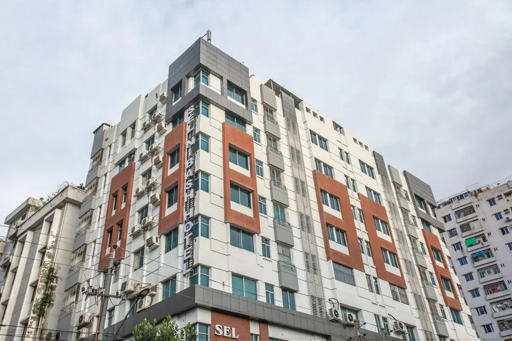 Отель Sel Nibash Hotel & Serviced Apartments