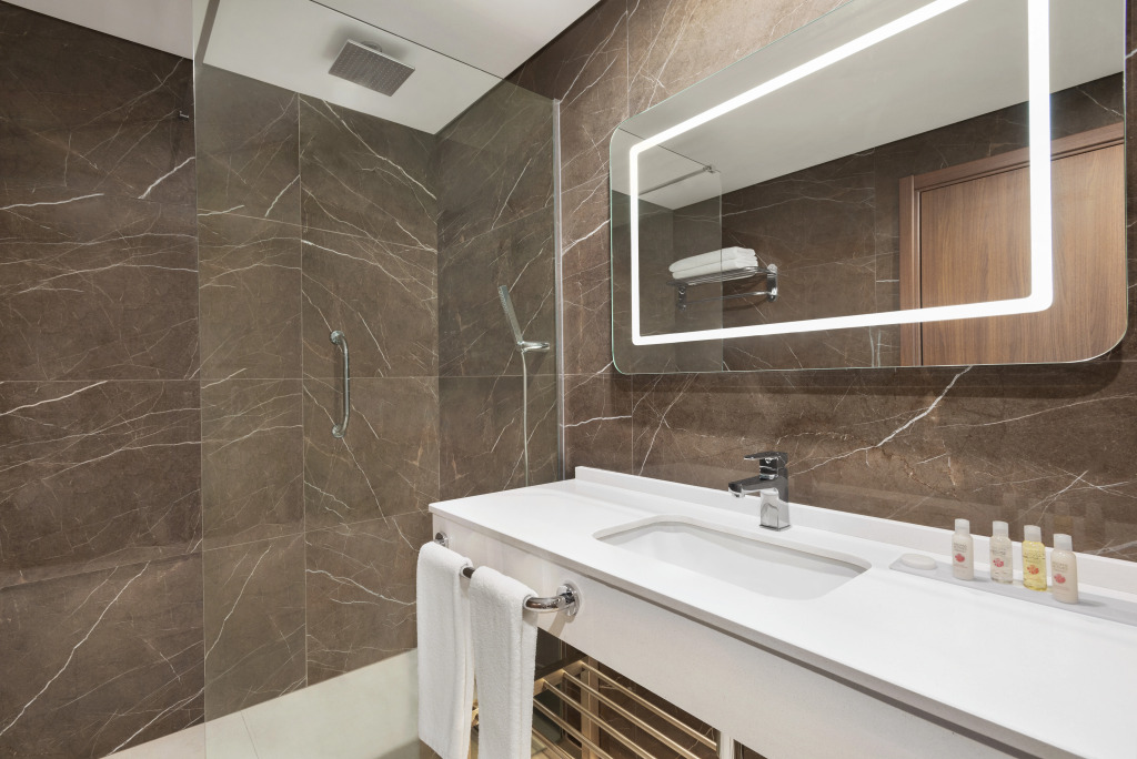 Отель Ramada by Wyndham Izmir Aliaga