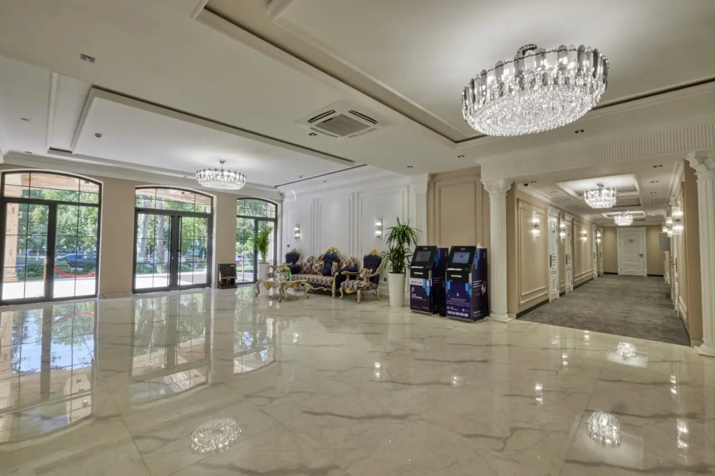Отель Continental