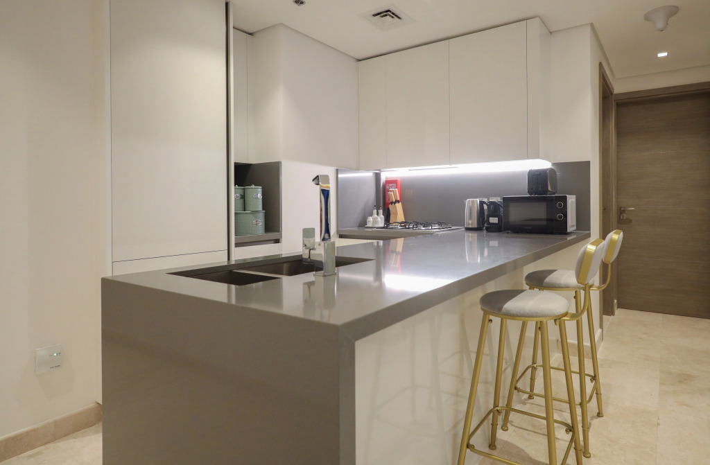Апартаменты Elite LUX Holiday Homes - Elegant 2BR Suite in Business Bay, Dubai