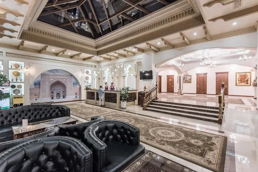 Отель Huayue Mansion
