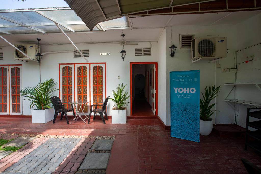 Отель Yoho White Villa