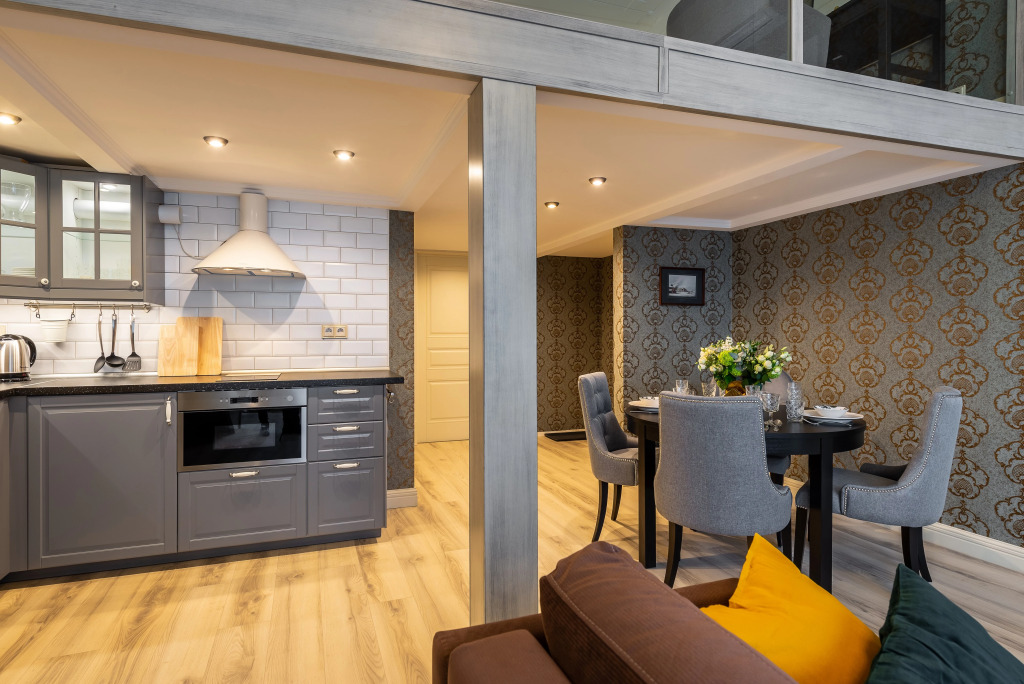 Апартаменты D apartments Двухуровневая студия Гигантские окна потолки 4,2 м