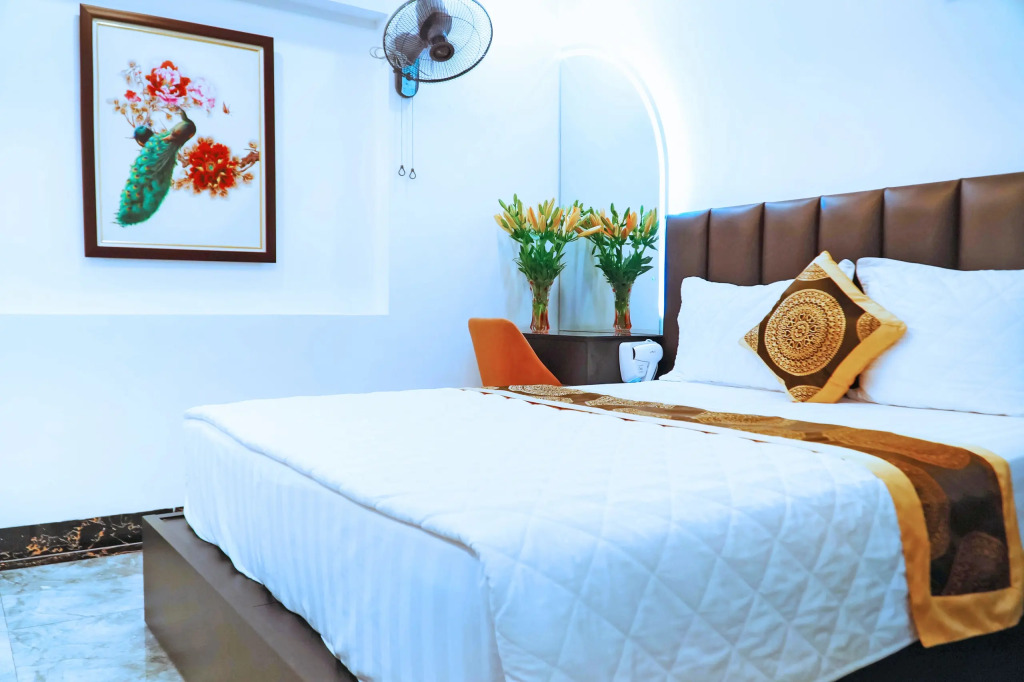Отель Queen Hotel 2