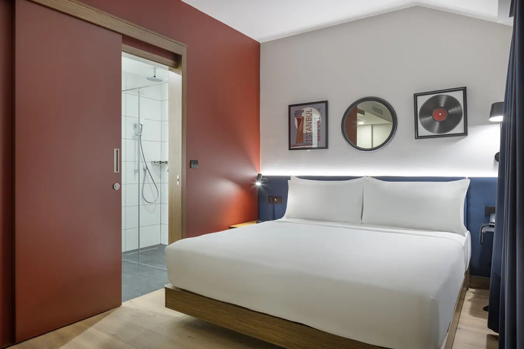 Отель Hampton by Hilton Istanbul Arnavutkoy