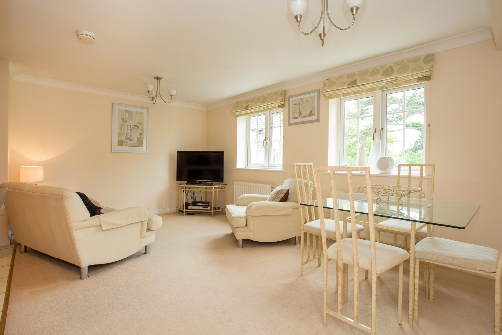 Basingstoke Apartments - Westlands House, City Centre, Home-From-Home