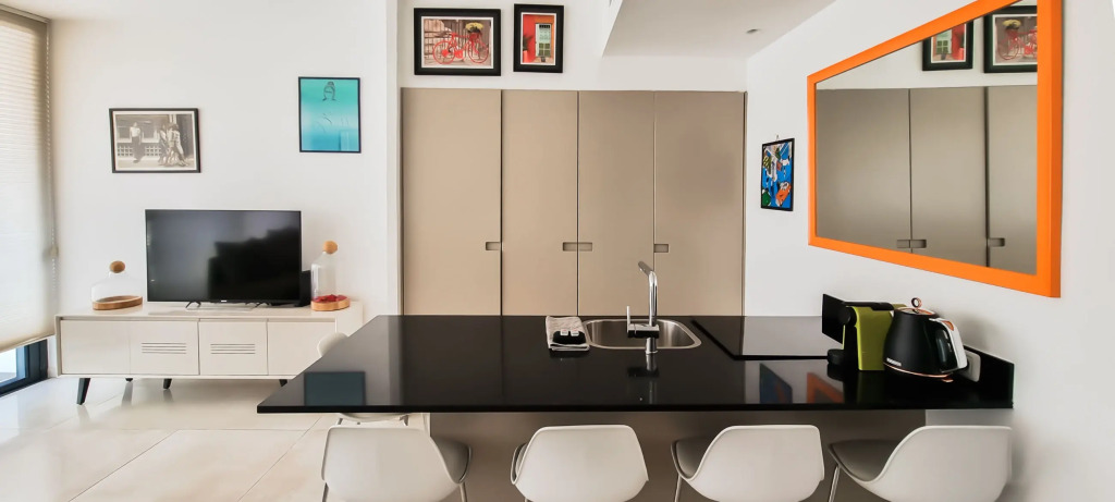 Апартаменты Brand New 2 Bdr Apartment Florentine #TL30