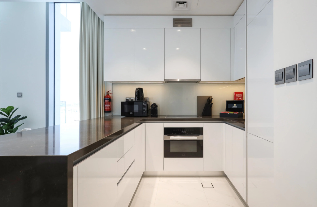 Apartments Elite LUX Holiday Homes - Lagoon View 1BR Luxury Oasis in MBR Dubai