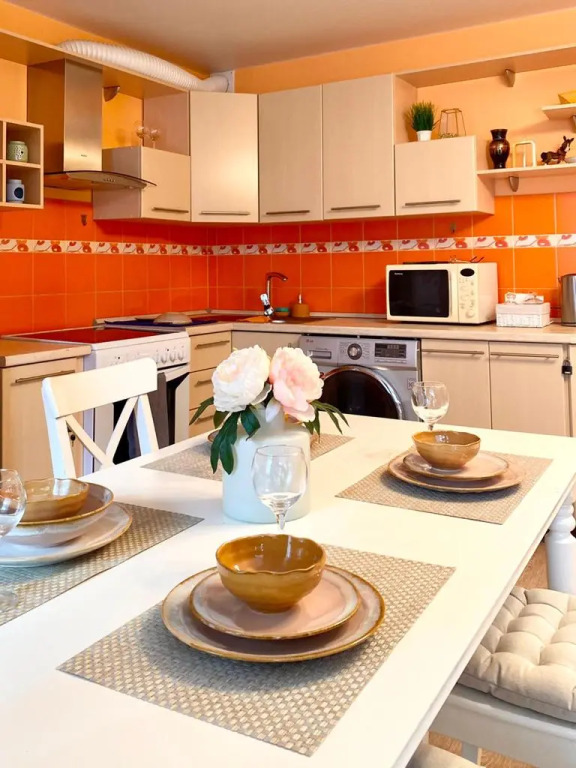 Svetlye Formata 1+ Vozle Tts Ostrov Apartments