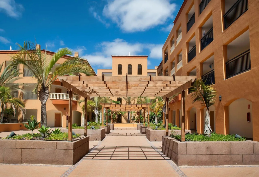 Отель Grand Muthu Golf Plaza Hotel & Spa