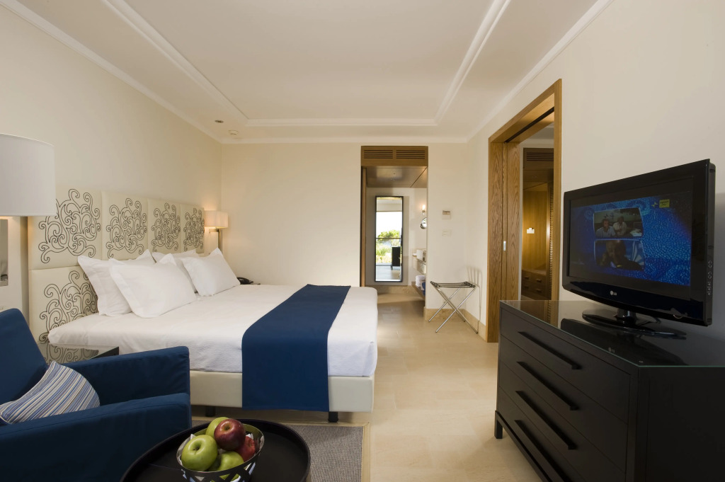 Kernos Beach Hotel & Bungalows