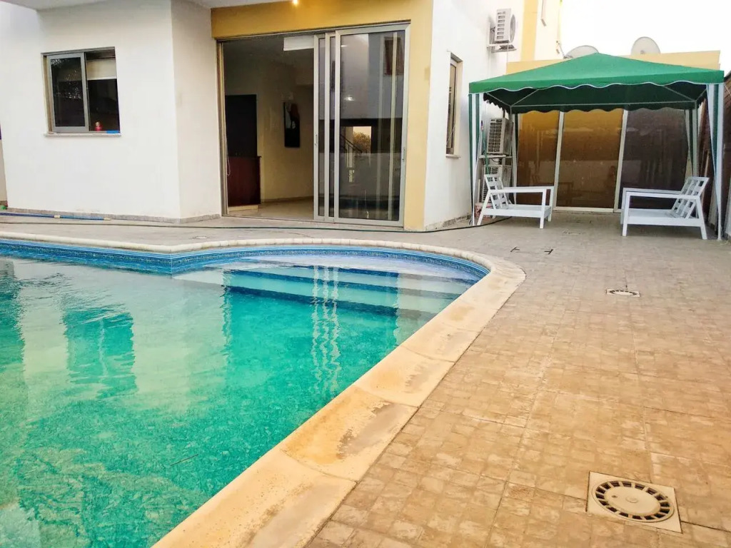 Вилла Ideal Holiday House