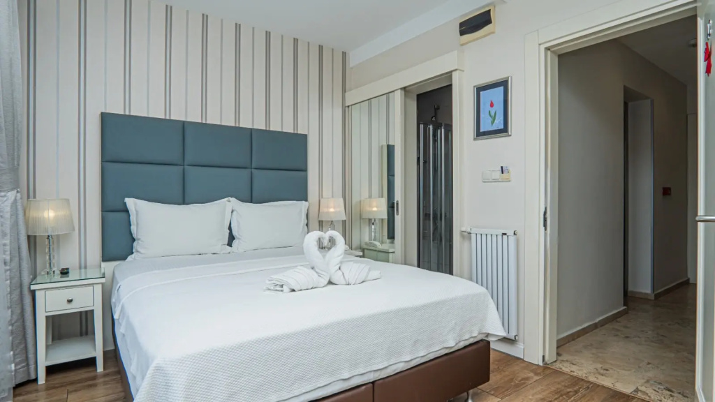 Ten Rooms Istanbul Hotel