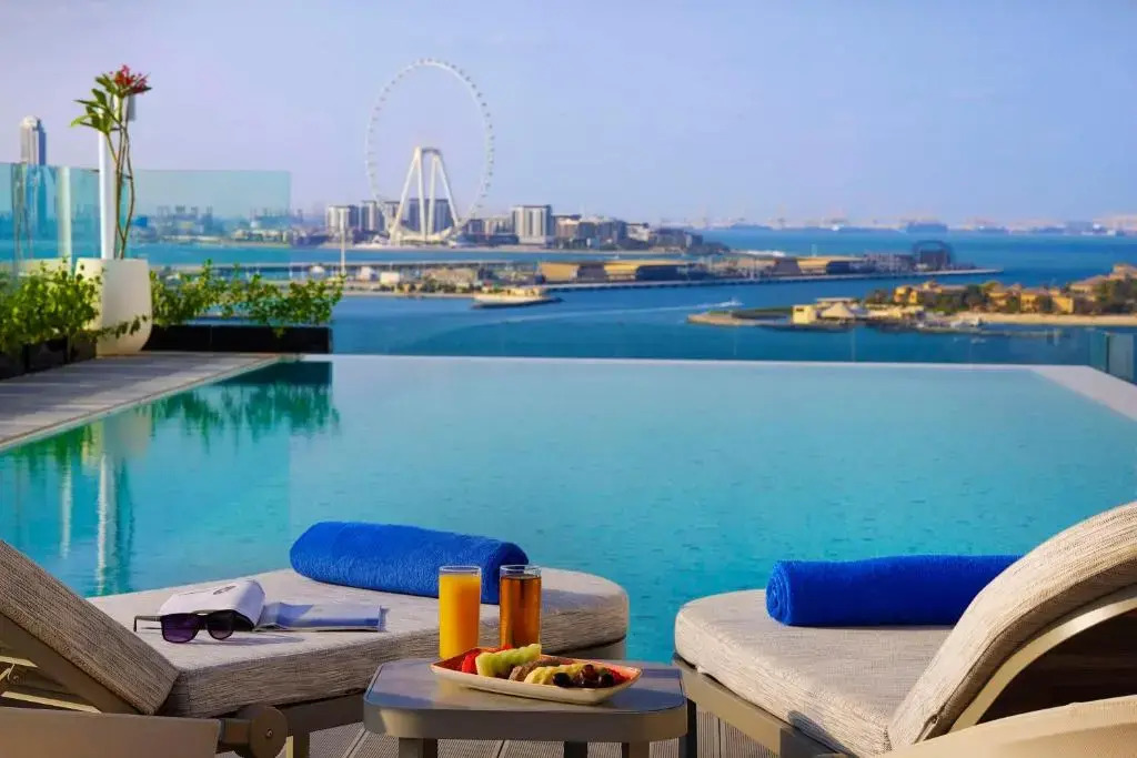 Отель Tumbi Hotel Dubai The Palm, Tapestry Collection by Hilton