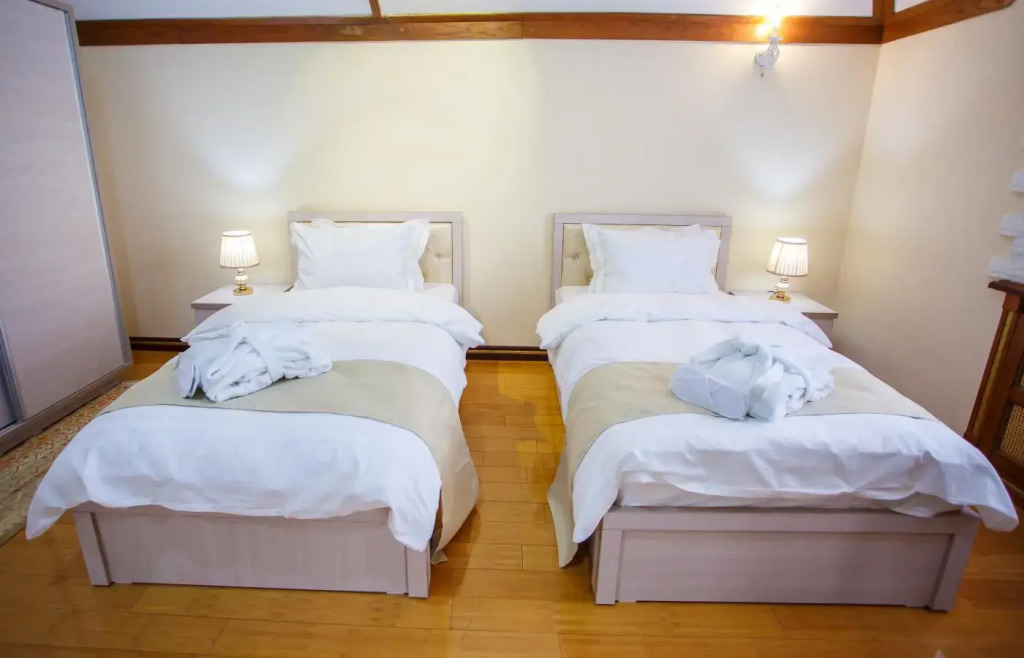 Izumrud Hotel