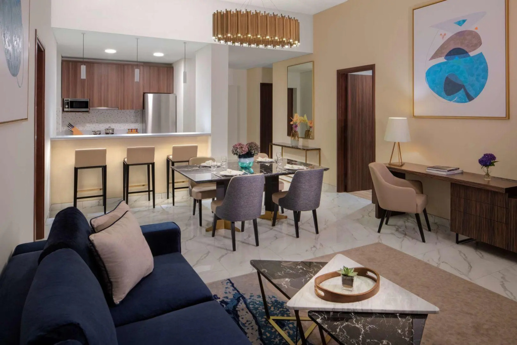 Avani Plus Palm View Dubai Hotel & Suites