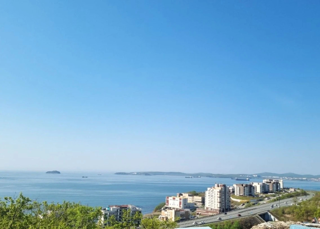 Квартира в новом ЖК с видом на море и Русский мост