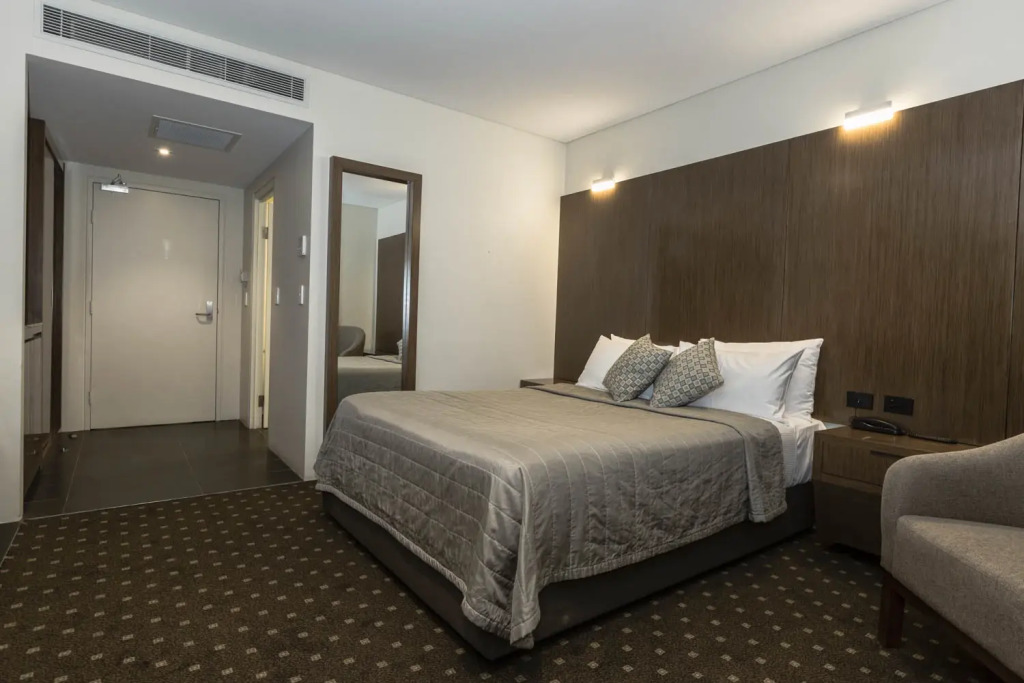 Motel 10