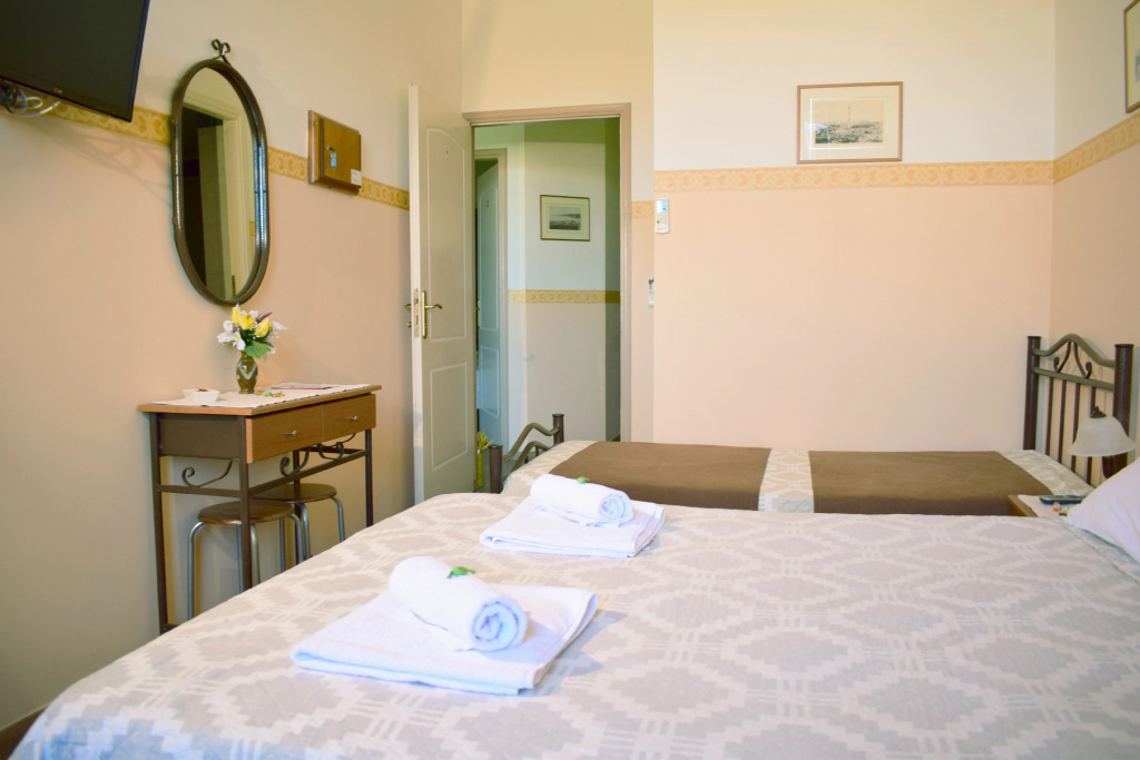 Stoa Rooms
