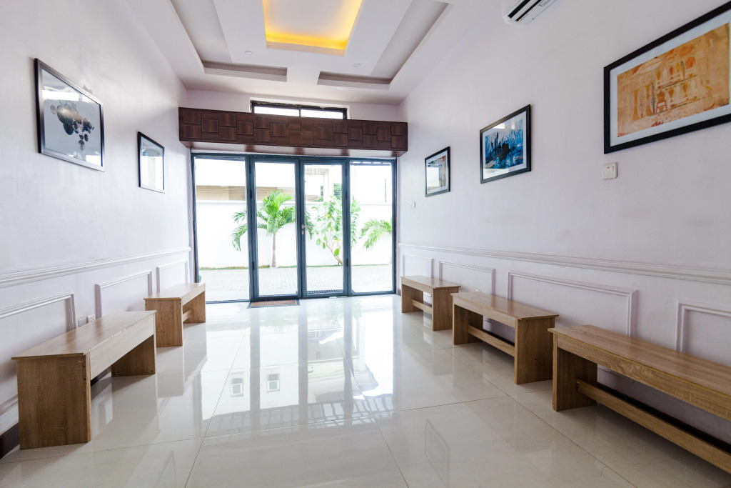 Отель Fifthinn Lekki