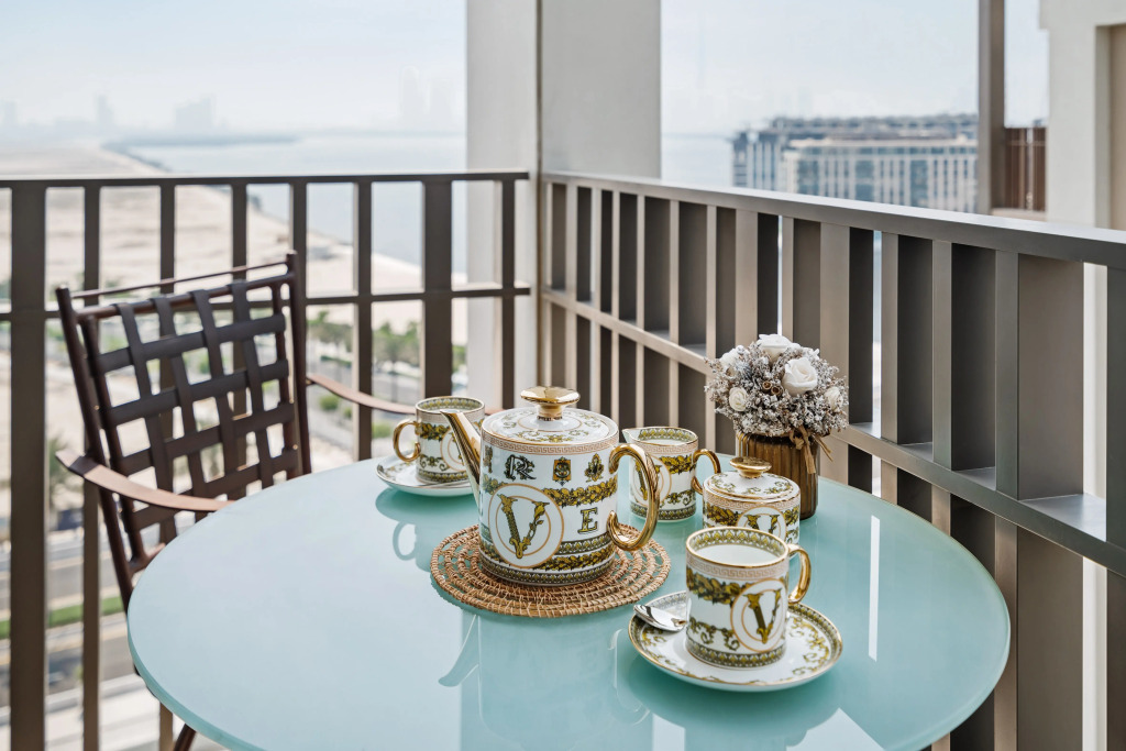 Апартаменты Lagoon Charm Luxurious Waterfront Living