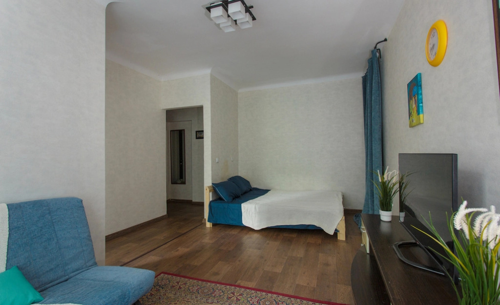 Апартаменты Свежо Comfort у Метро (Бурнаковская)