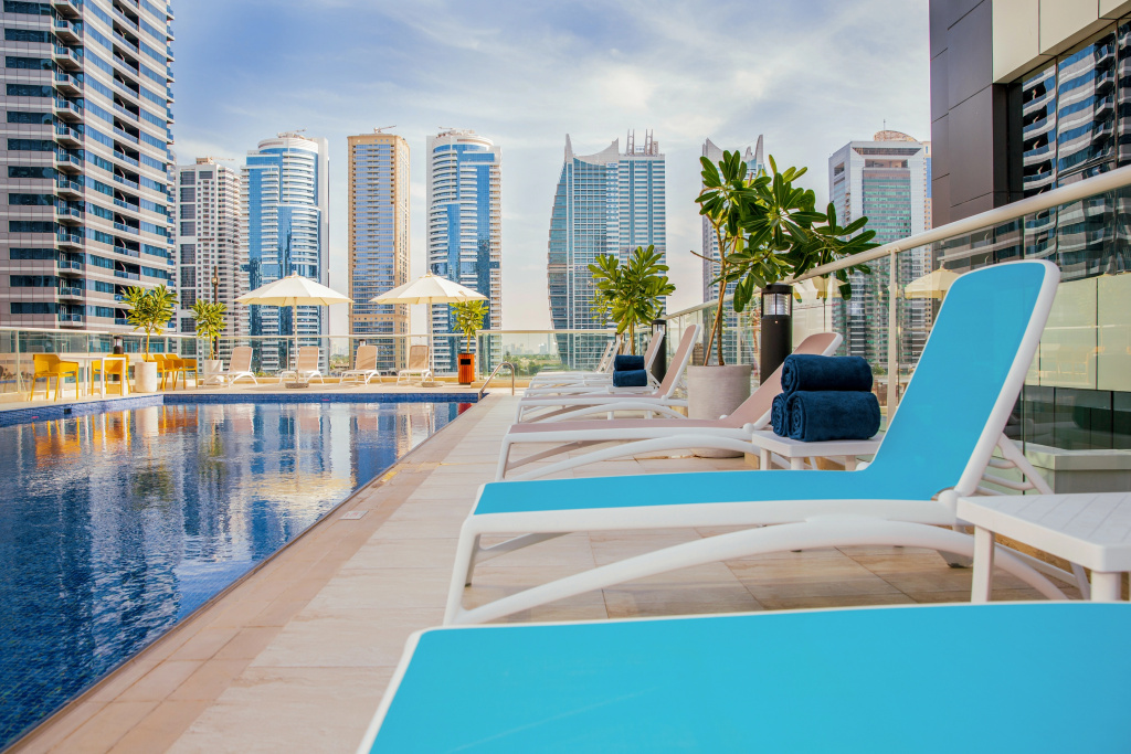 Отель Regency Luxury Suites Dubai Marina