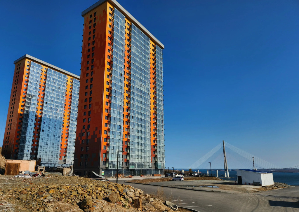 Квартира в новом ЖК с видом на море и мост