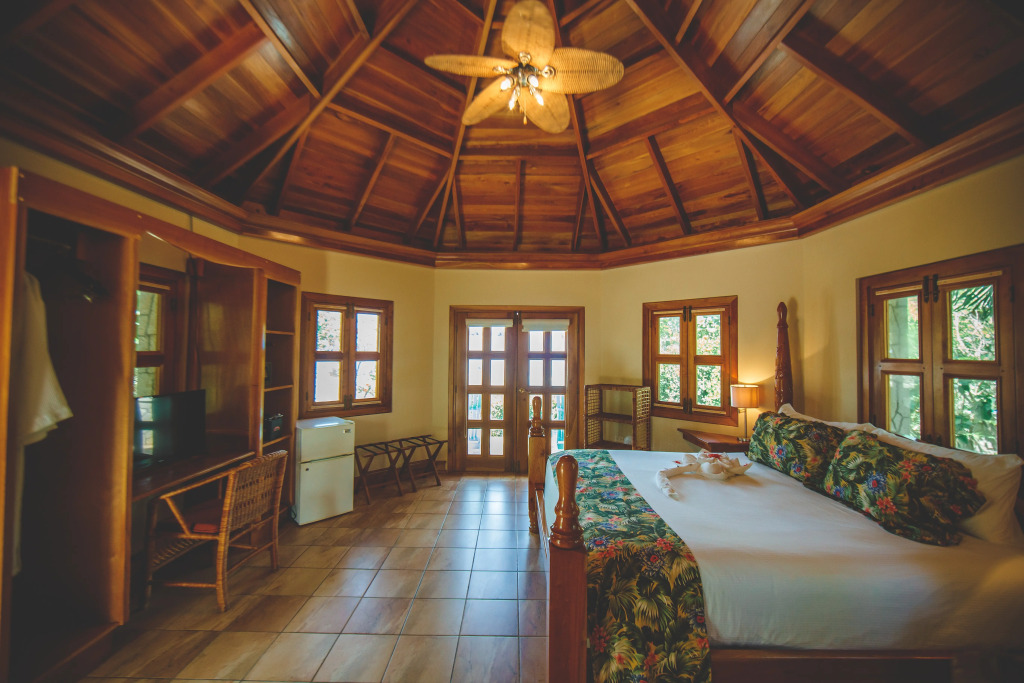 Ocean Cliff Hotel