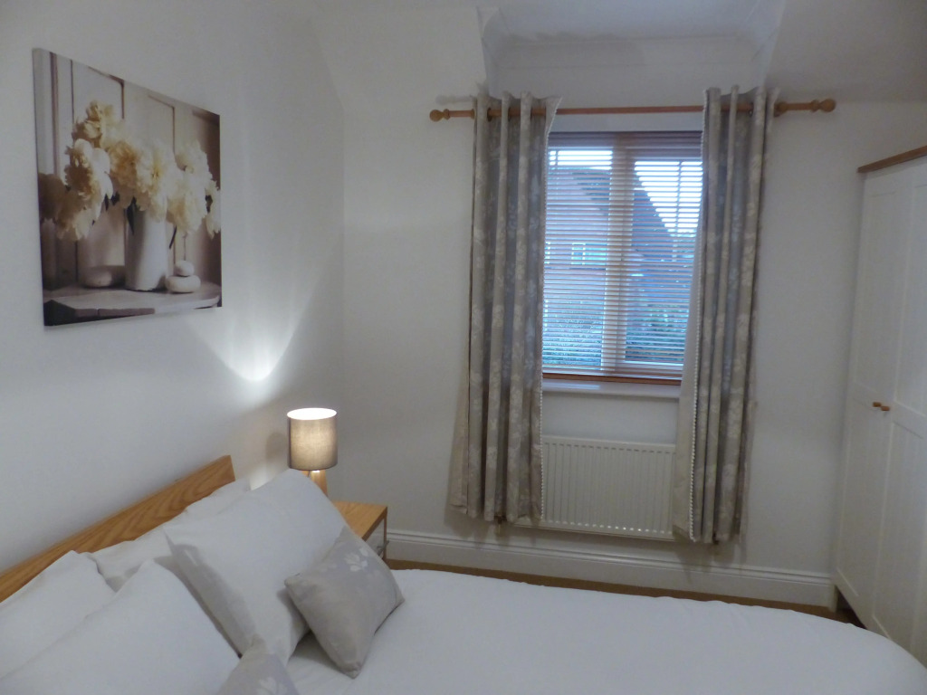 Basingstoke Apartments - St Raphael House, City Centre Charming Apartments