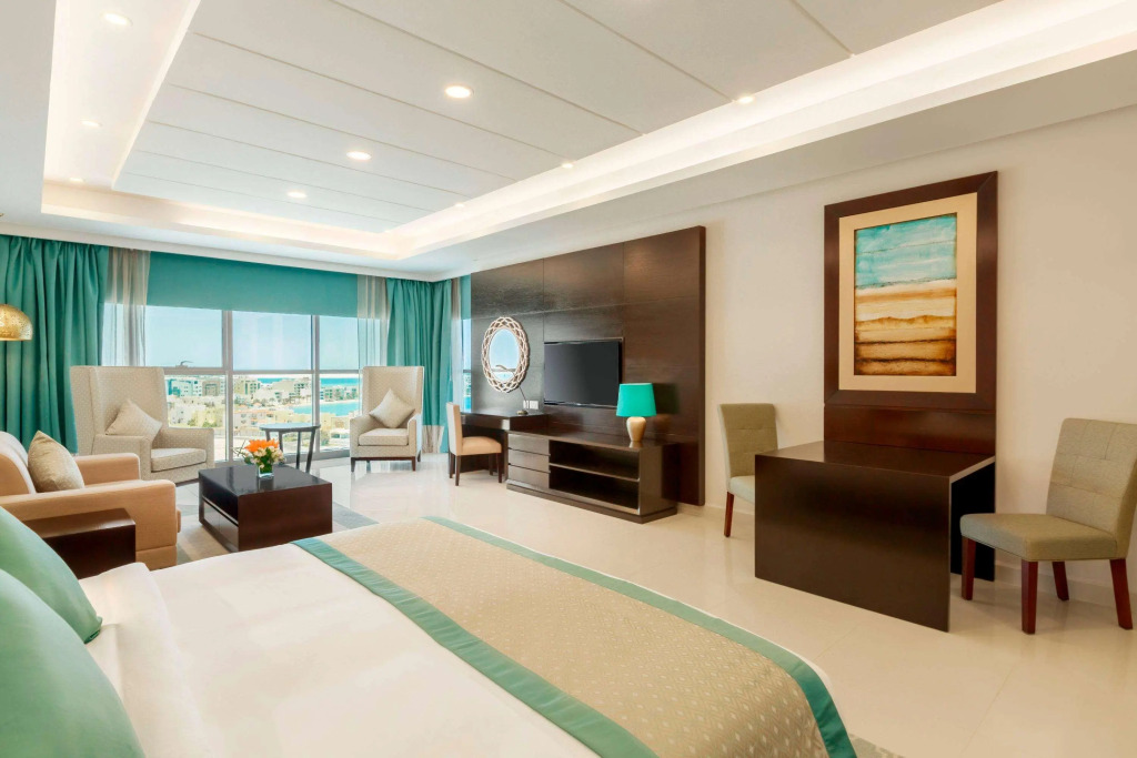Ramada Hotel and Suites Amwaj Islands