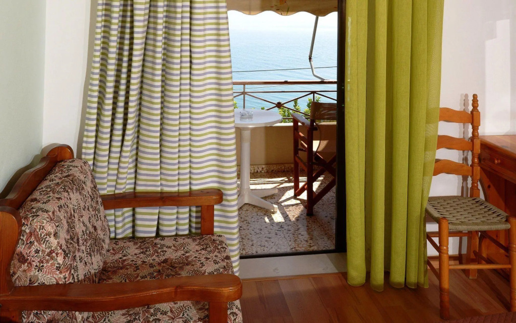 Отель Pharos Rooms