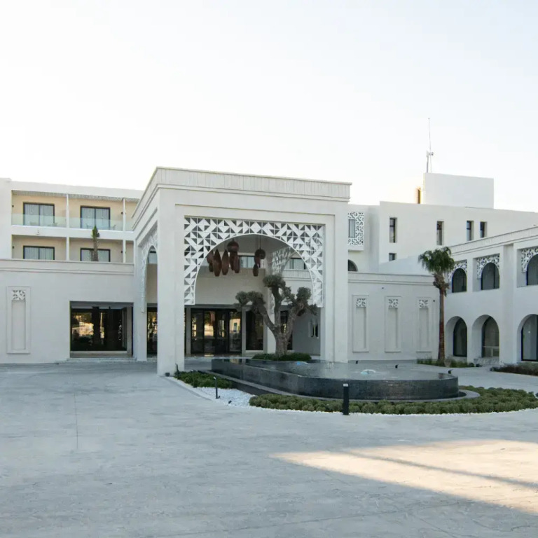 Курортный отель One Resort Premium