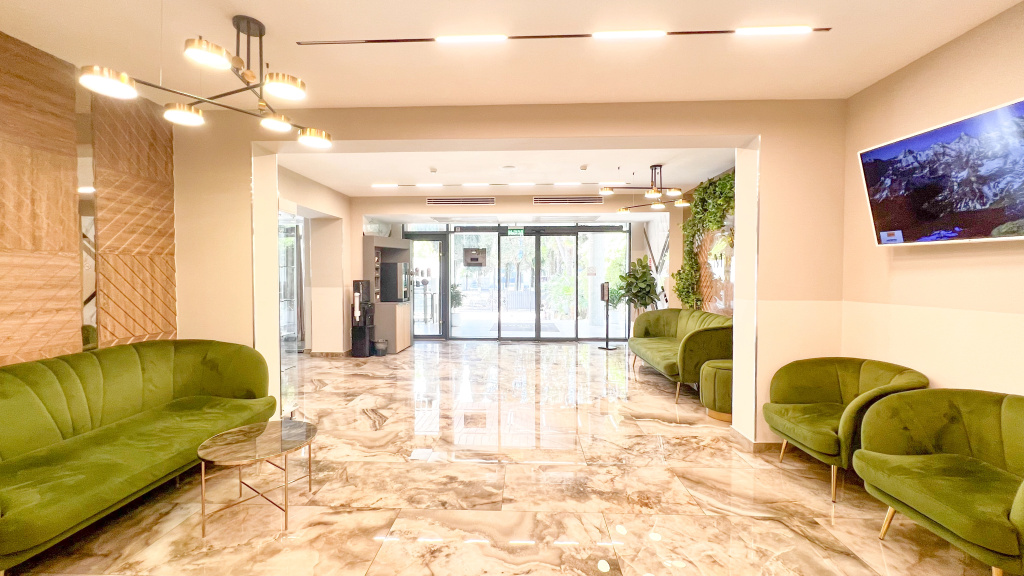 Апартаменты Mirror Family ApartAmore Студия стандарт с видом на бассейн