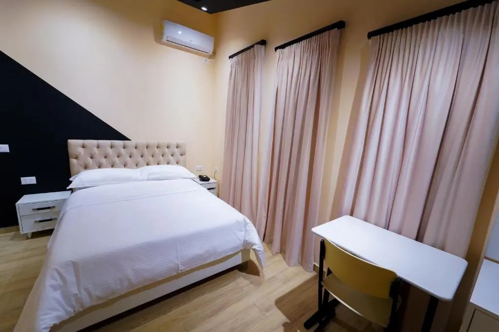 SR99 Hotel