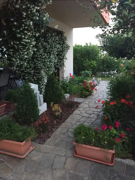 Milonas House Apartments