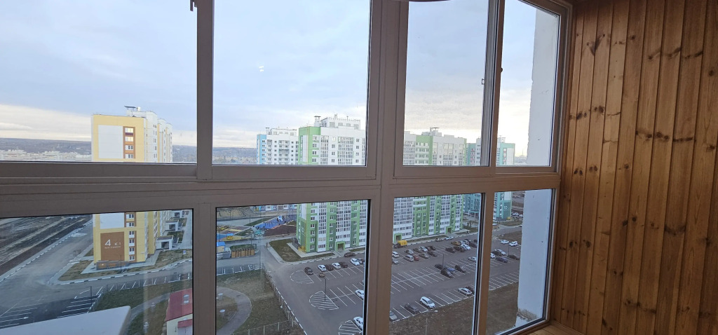 Квартира Трехкомнатные на Емлютина