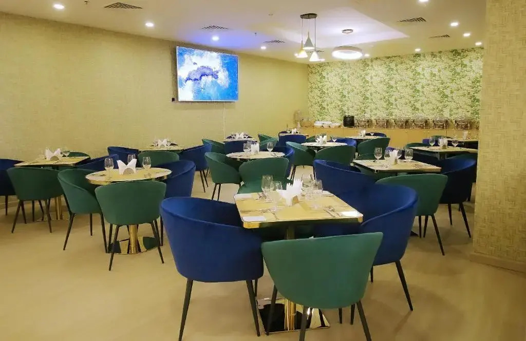 Отель The George Hotel