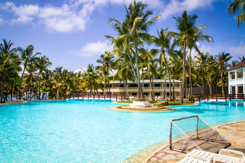 Отель PrideInn Flamingo Beach Resort & Spa
