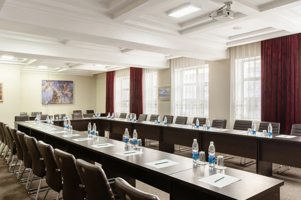 Soluxe Hotel