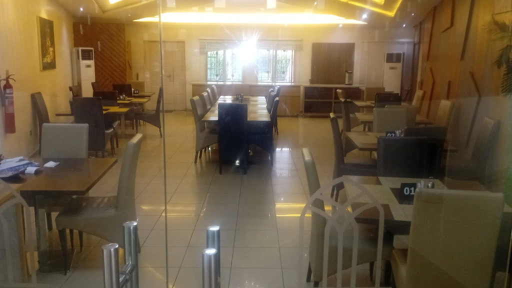 Отель Dome Suites