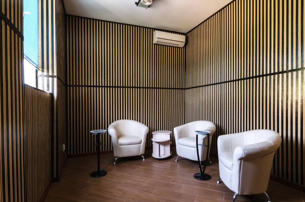 Avrora Hotel