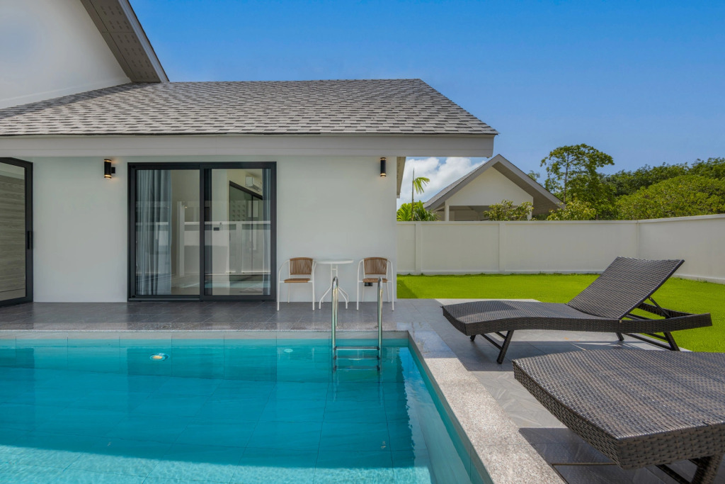 Курортный отель Akara Pool Villas Phuket by Tropic Look