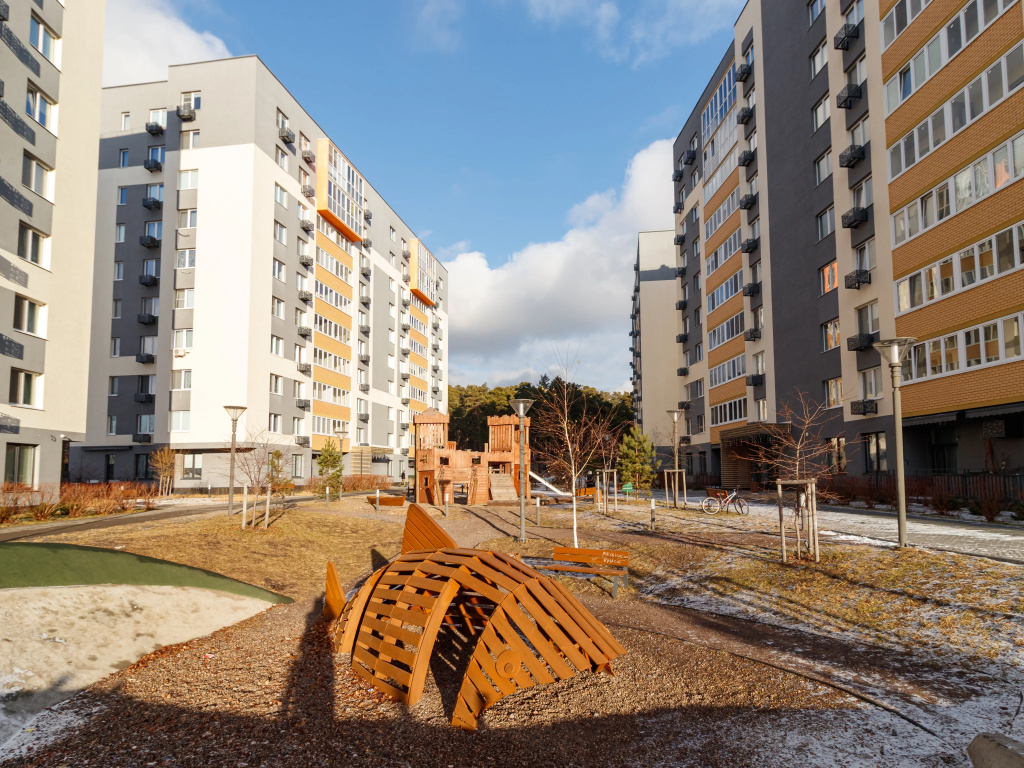 Квартира уютная у озера в тени соснового парка